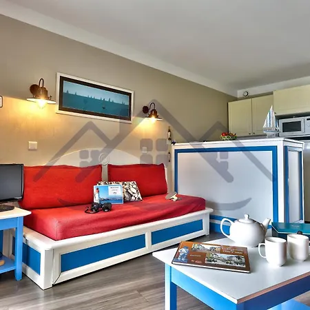 Appartement Localise - A06 - Entierement De Plain-pied Avec Petite Vue - Donnant Sur La Piscine Et Le Jardin - Wifi Inclus - Draps Inclus -
